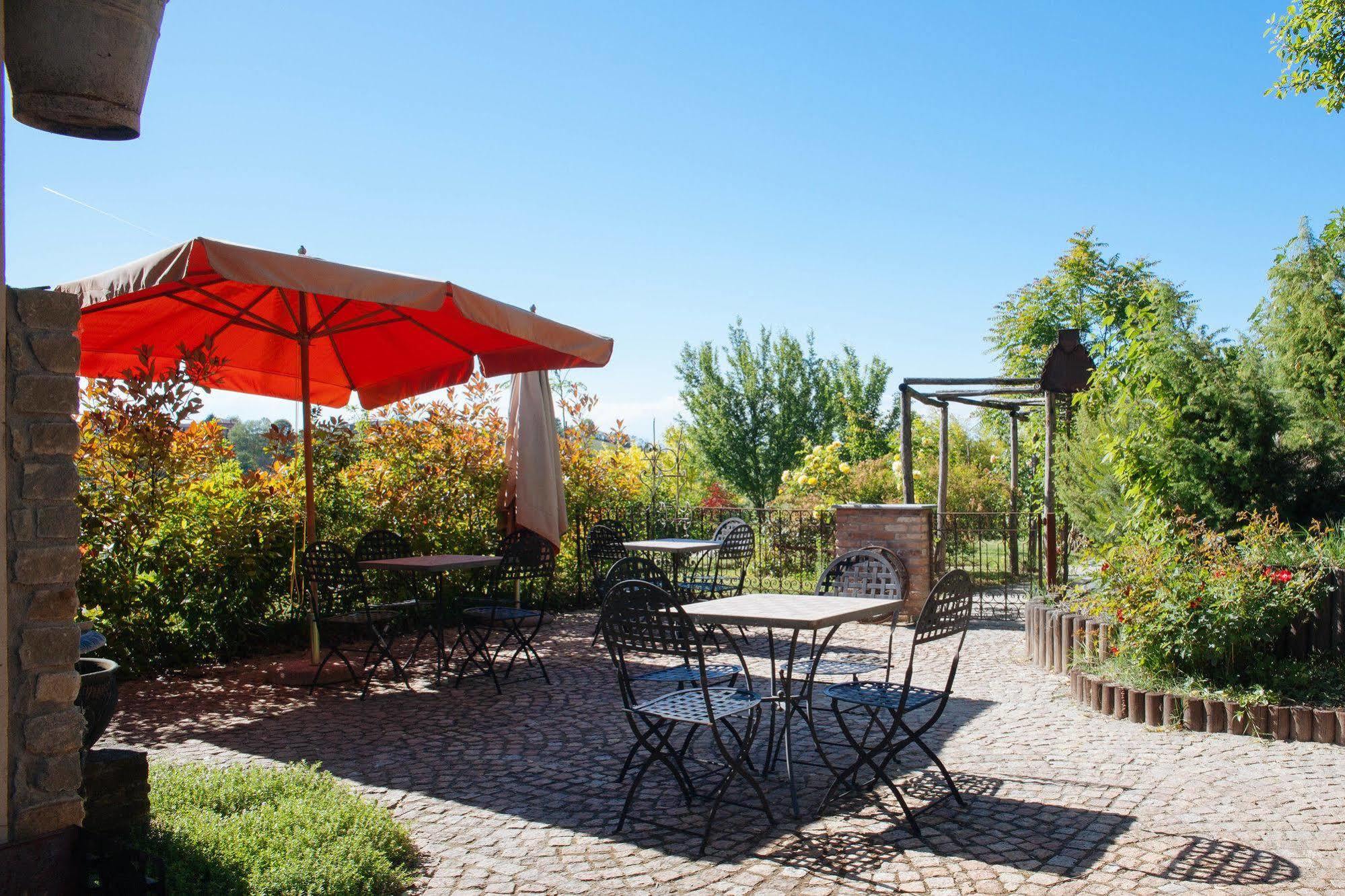 I Grilli Bed & Breakfast Castagnole delle Lanze Exterior photo